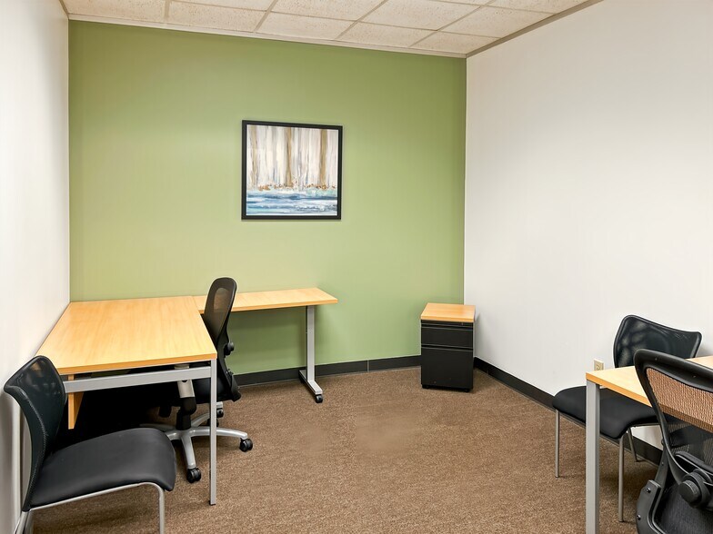 More Photos Of 1400 Broadfield Blvd, Houston Coworking Space