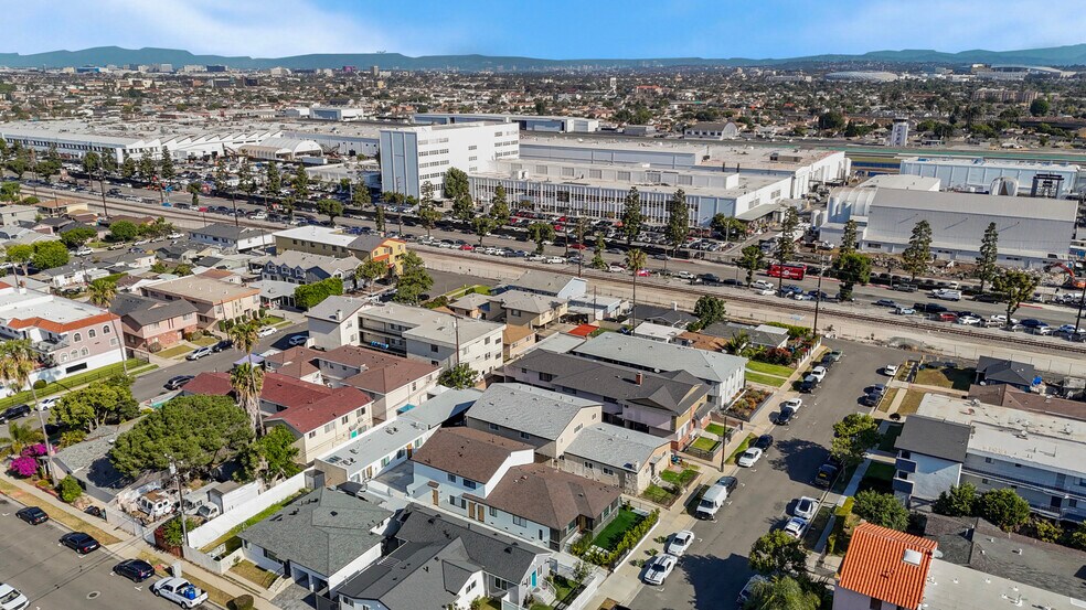 More Photos Of 12527 Cranbrook Ave, Hawthorne Apartments For Sale