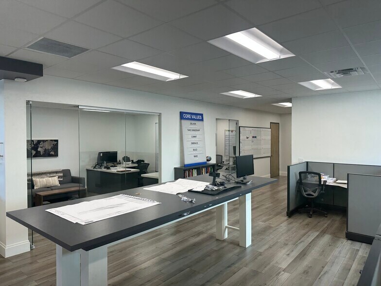 More Photos Of 2104 N Austin Ave, Georgetown Office For Sale