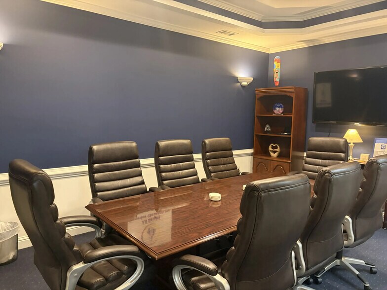 More Photos Of 3640 Hewatt Ct, Snellville Light Distribution For Sale