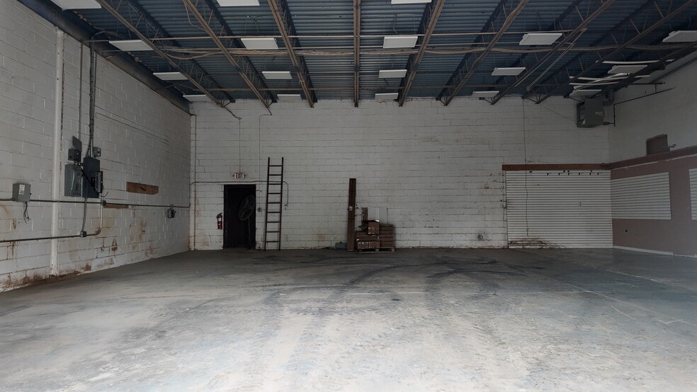 More Photos Of 179a South St, Freehold Unknown For Lease