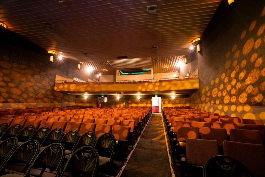 More Photos Of 143 SE H St, Grants Pass Theater Concert Hall For Sale