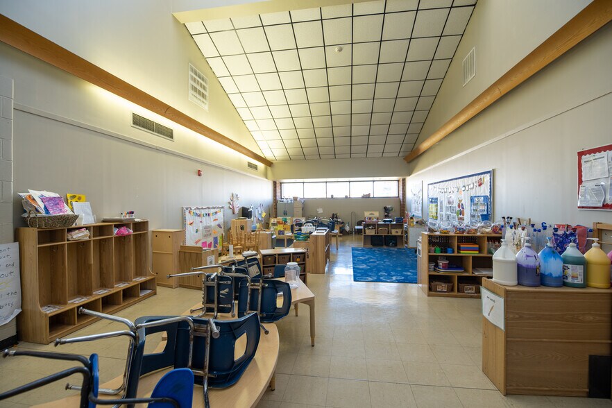 More Photos Of 238 Baltimore Ave, Dayton Daycare Center For Sale