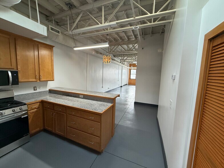 More Photos Of 22620 Woodward Ave, Ferndale Office Residential For Lease