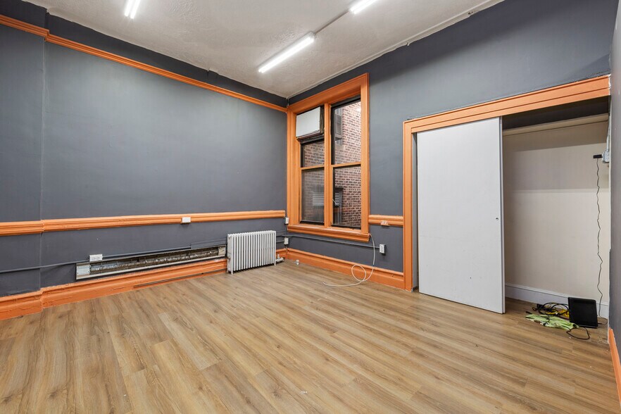 More Photos Of 370 E 149th St, Bronx Office For Lease