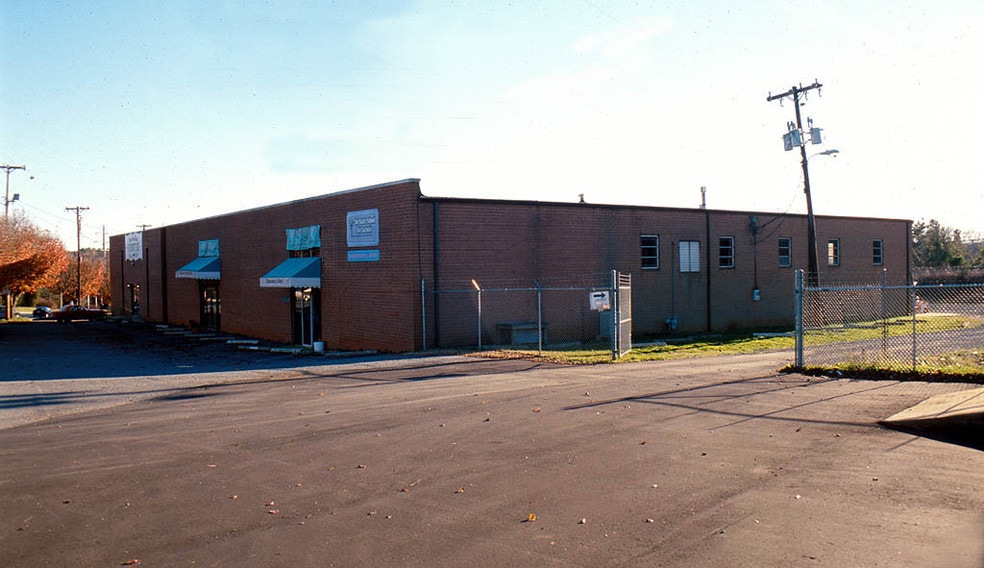 More Photos Of 8616-8620 Monroe Rd, Charlotte Warehouse For Lease