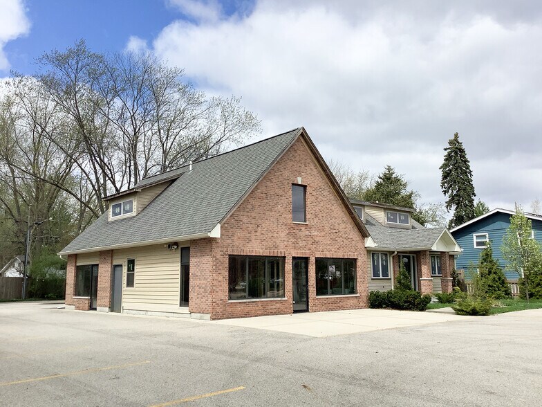 More Photos Of 618 Barron Blvd, Grayslake Medical For Sale