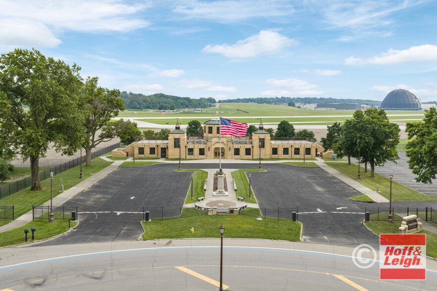 More Photos Of 1800 Triplett Blvd, Akron Restaurant For Sale