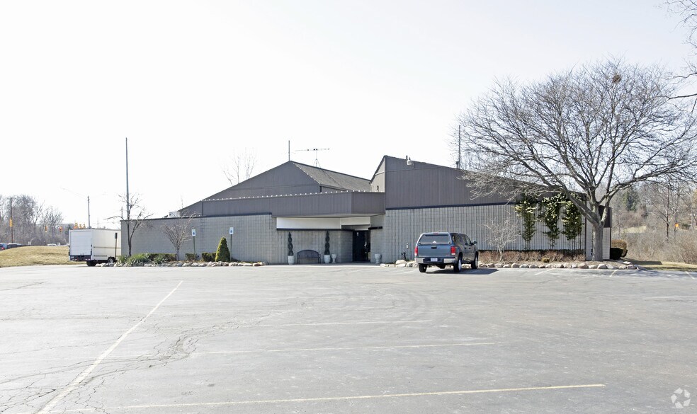 900 W Avon Rd, Rochester Hills, MI 48307 Medical Office For Lease