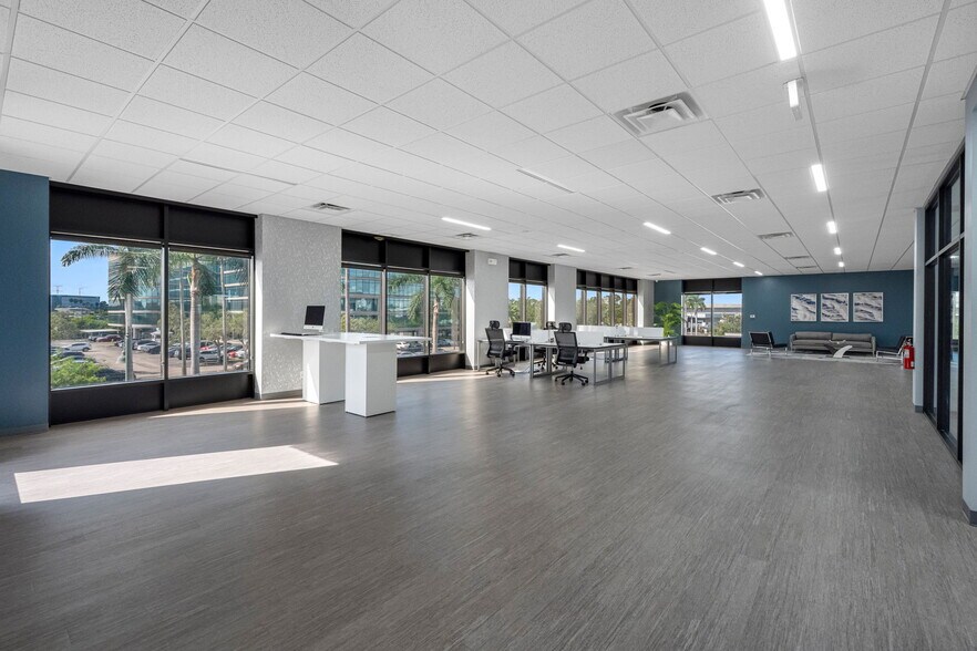 More Photos Of 18401 US Highway 19 N, Clearwater Office For Sale