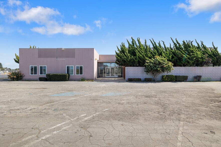 More Photos Of 375 S K St, Oxnard Religious Facility For Sale