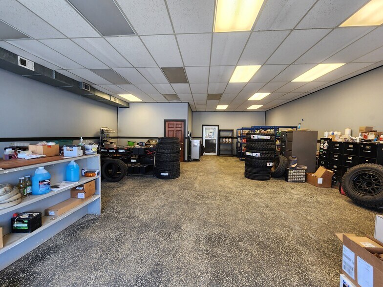 More Photos Of 310 Highway 71, Sioux Rapids Auto Repair For Sale
