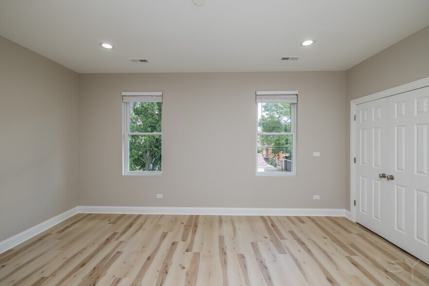 More Photos Of 623 Hamlin Ave, Chicago Apartments For Sale