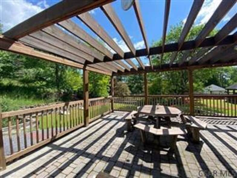 More Photos Of 1939 Forest Hills Dr, Elton Restaurant For Sale