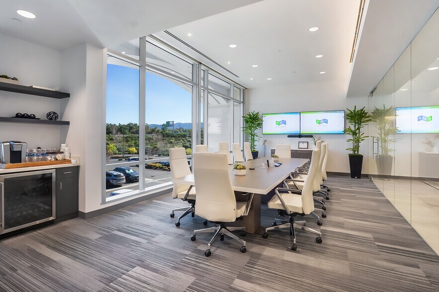 More Photos Of , Valencia Office For Sale