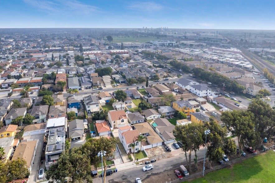 More Photos Of 18508 Kingsdale Ave, Redondo Beach Multifamily For Sale