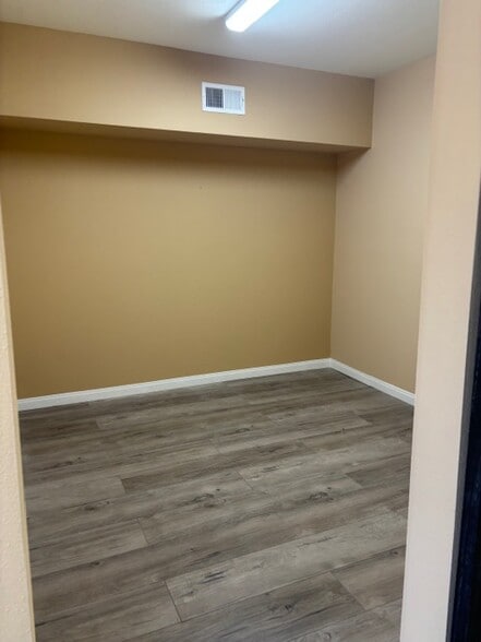 More Photos Of 21700 Golden Triangle Rd, Santa Clarita Medical For Lease