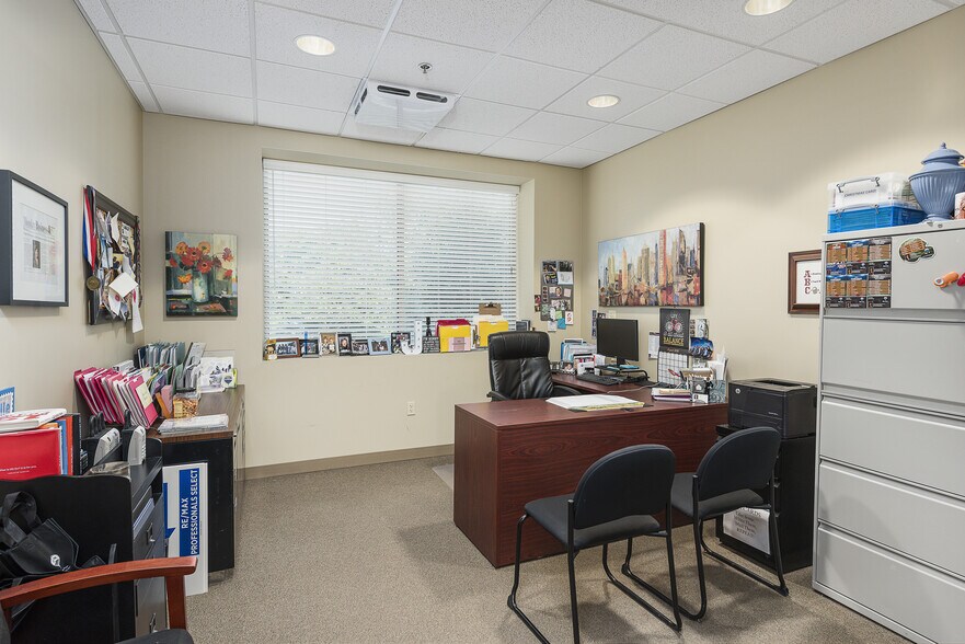 More Photos Of 2272 95th St, Naperville Office For Sale