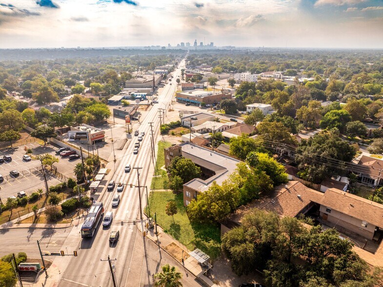 More Photos Of 2031 Fredericksburg Rd, San Antonio Apartments For Sale