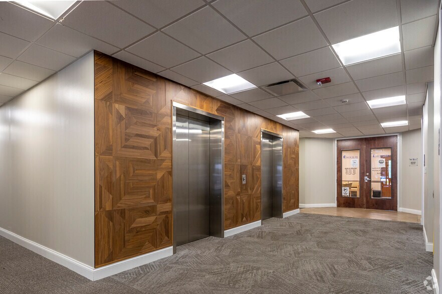 More Photos Of 3600 Forest Dr, Columbia Unknown For Lease