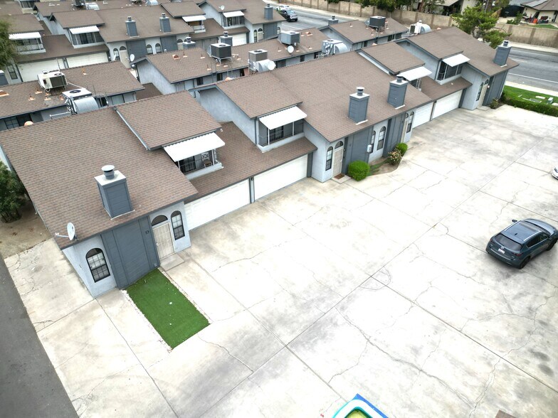 More Photos Of 7717 S Laurelglen Blvd, Bakersfield Apartments For Sale