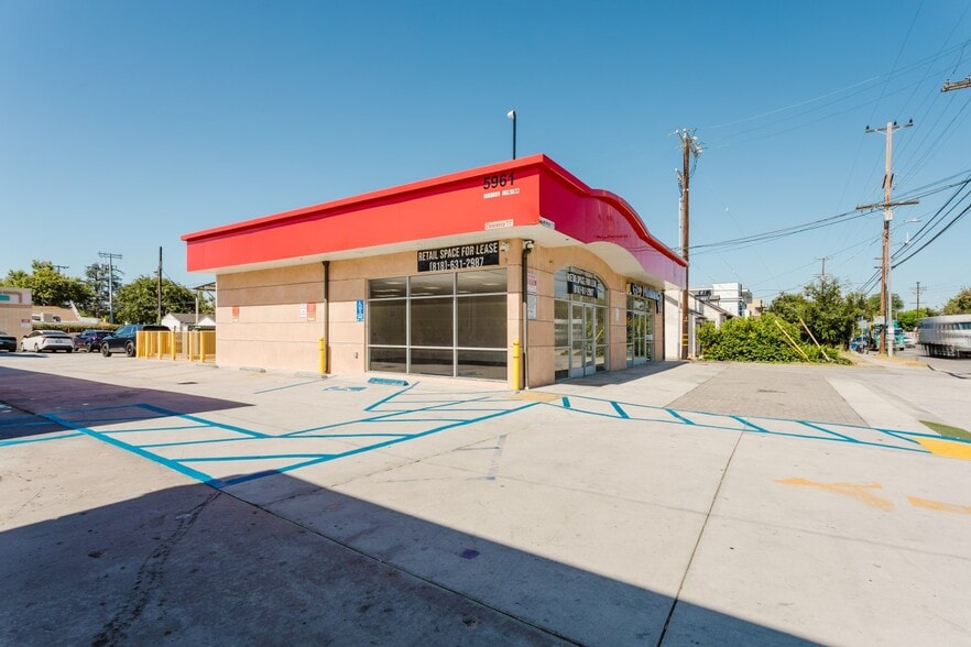 More Photos Of 5961 Laurel Canyon Blvd, Valley Village Storefront For Lease