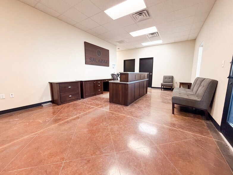 More Photos Of 609 I-20, Pecos Manufacturing For Lease