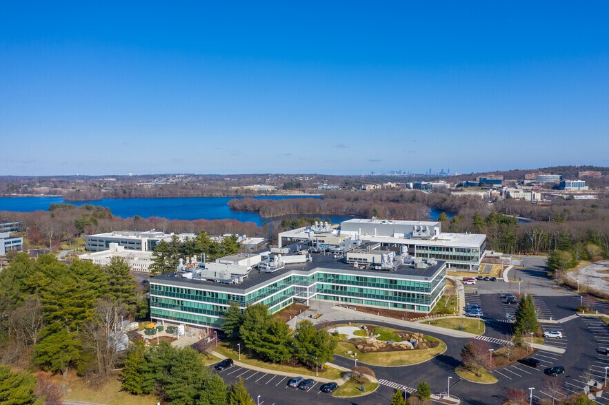 More Photos Of 830 Winter St, Waltham Office For Lease