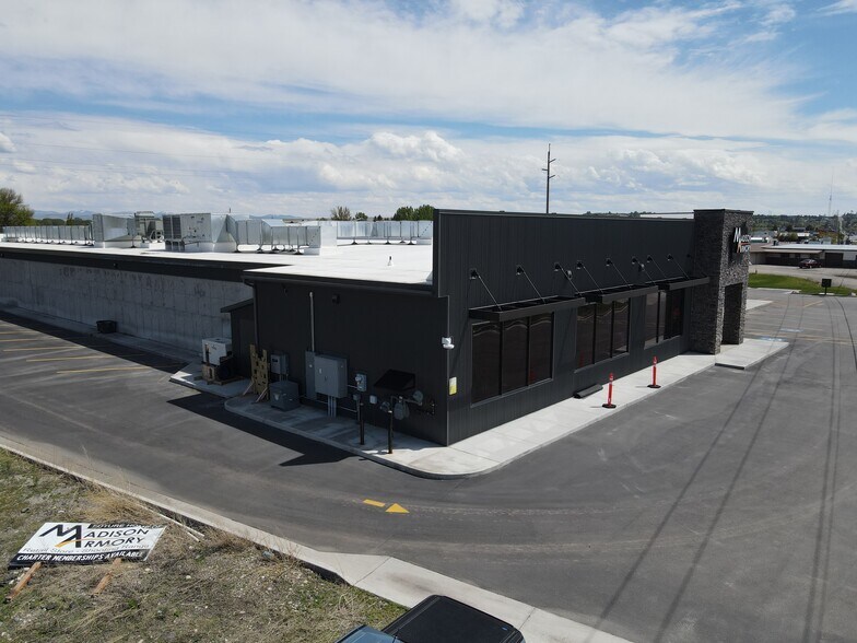 More Photos Of 870 N 2nd E, Rexburg General Retail For Lease