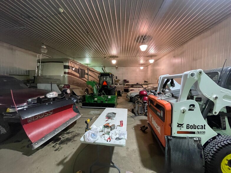 More Photos Of 6941 Aurora St, Bismarck Industrial For Lease