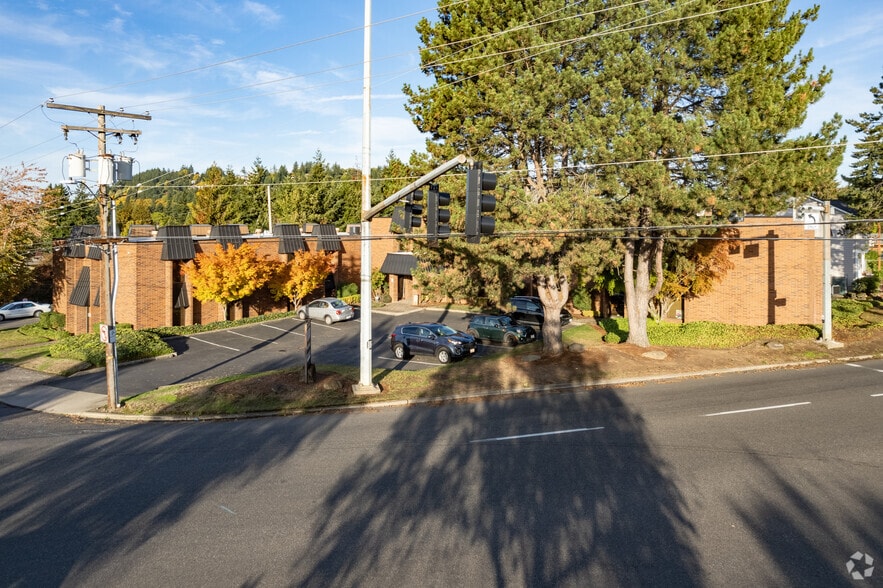 More Photos Of 8401 NE Halsey St, Portland Medical For Lease