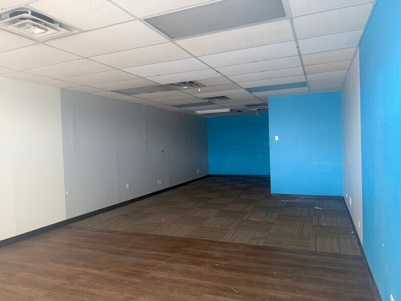 More Photos Of 2715 S Colorado Blvd, Denver Unknown For Lease