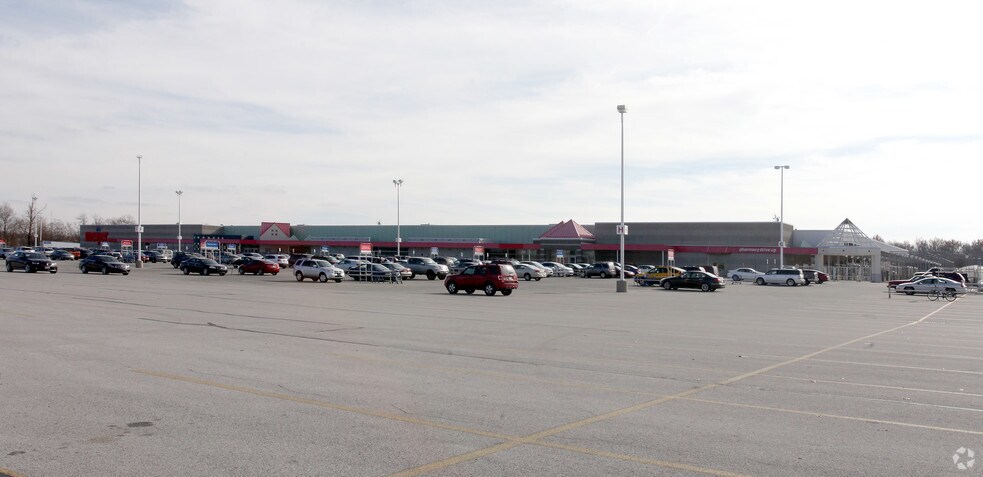 Primary Photo Of 11351 E Washington St, Indianapolis Supermarket For Lease