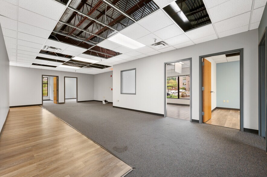 More Photos Of 105 Bradford Rd, Wexford Office For Lease