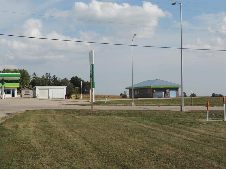 More Photos Of 375 S Main St, Clintonville Specialty For Sale