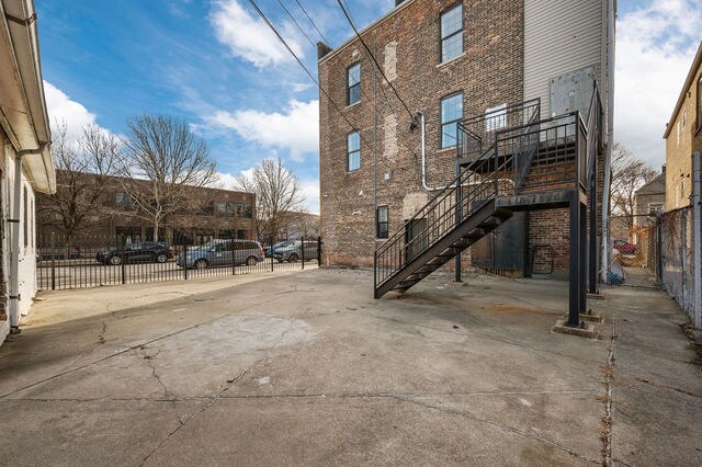 More Photos Of 3100 W 39th Pl, Chicago Multifamily For Sale