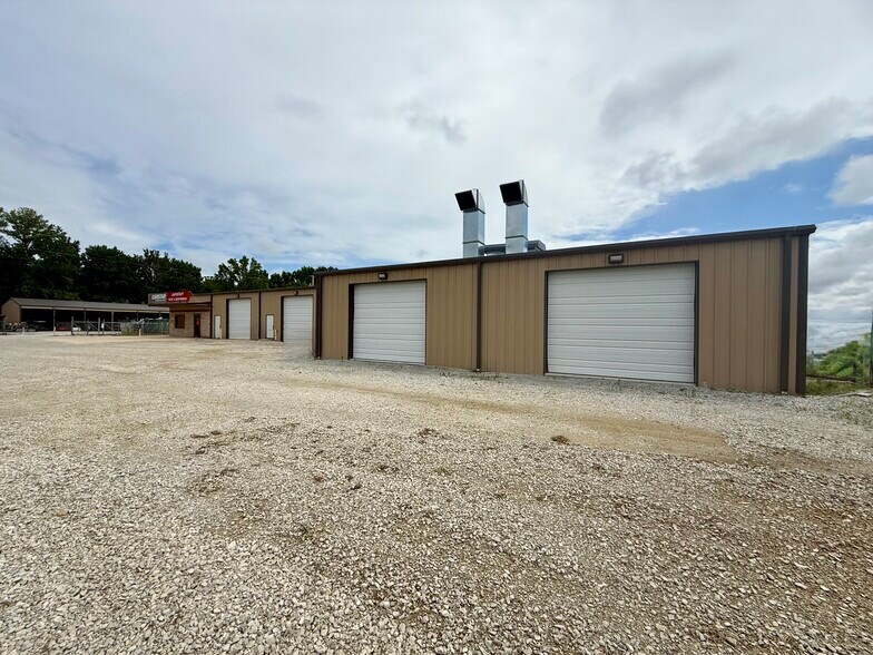 More Photos Of 60 County Road 9501 N, Brookland Warehouse For Lease