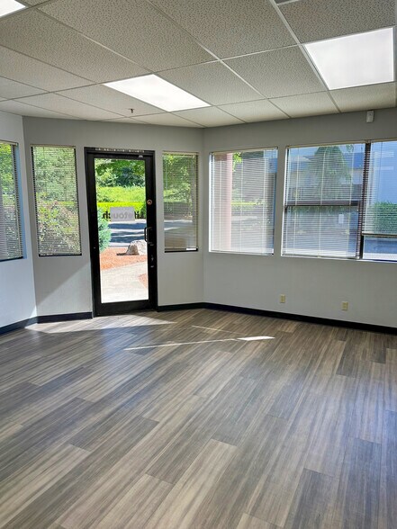 More Photos Of 9130 SW Pioneer Ct, Wilsonville Research And Development For Lease