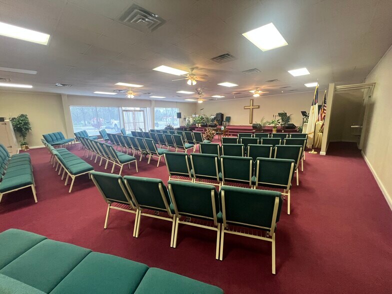 More Photos Of 2307 S Boston Rd, Danville Flex For Sale