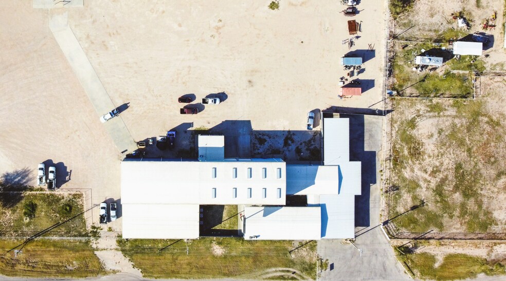 More Photos Of 14625 N Hollyhock Ave, Gardendale Warehouse For Sale