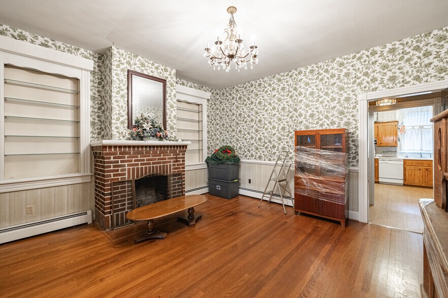 More Photos Of 664 Boulevard, Colonial Heights Office For Sale