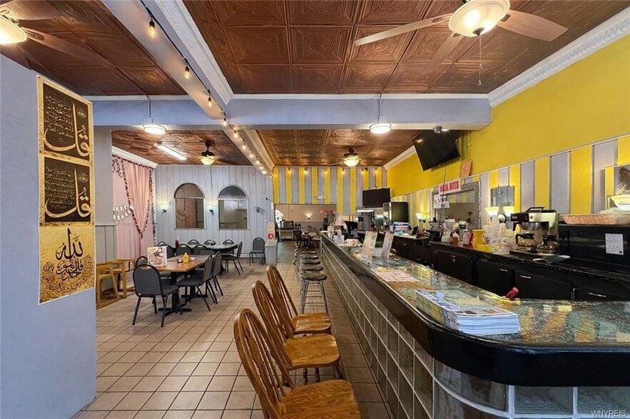 More Photos Of 1701 Pine Ave, Niagara Falls Restaurant For Sale