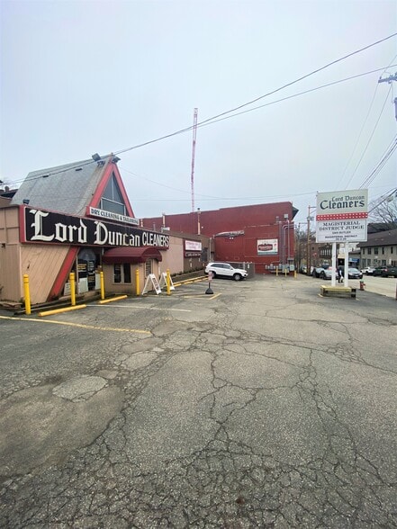 More Photos Of 5850 Forward Ave, Pittsburgh General Retail For Lease