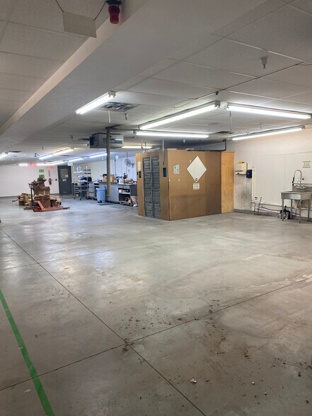 More Photos Of 2910 S Glenn Ave, Oklahoma City Manufacturing For Lease