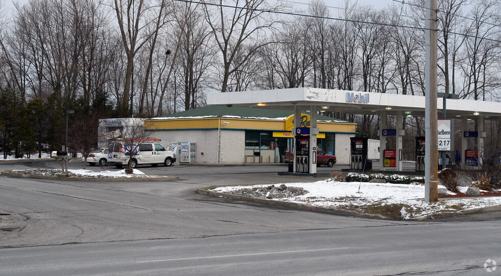 Primary Photo Of 419 E Taft Rd, North Syracuse Convenience Store For Lease