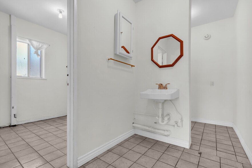 More Photos Of 9707 Flower St, Bellflower Religious Facility For Lease