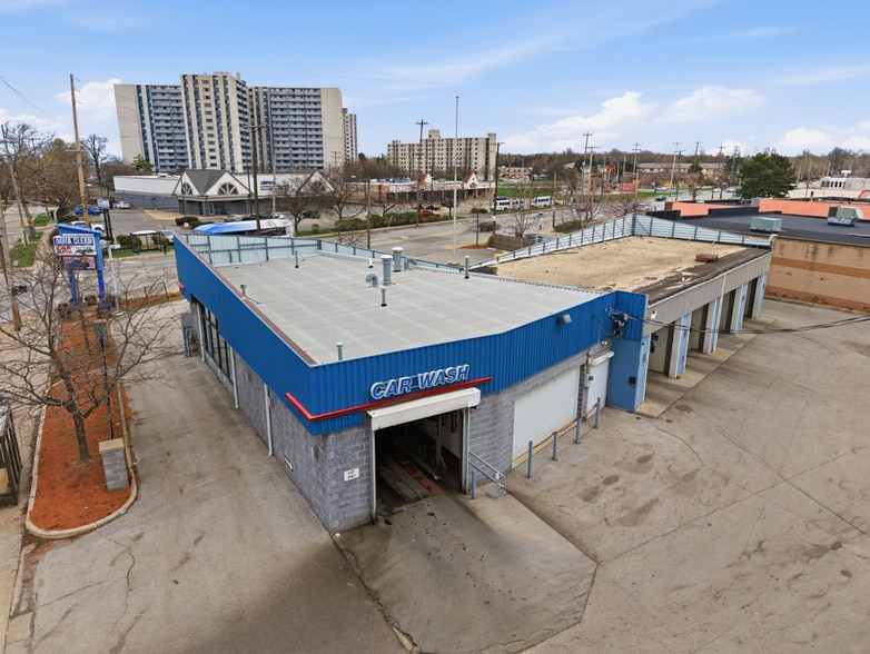 Primary Photo Of 15610 Lake Shore Blvd, Cleveland General Retail For Sale