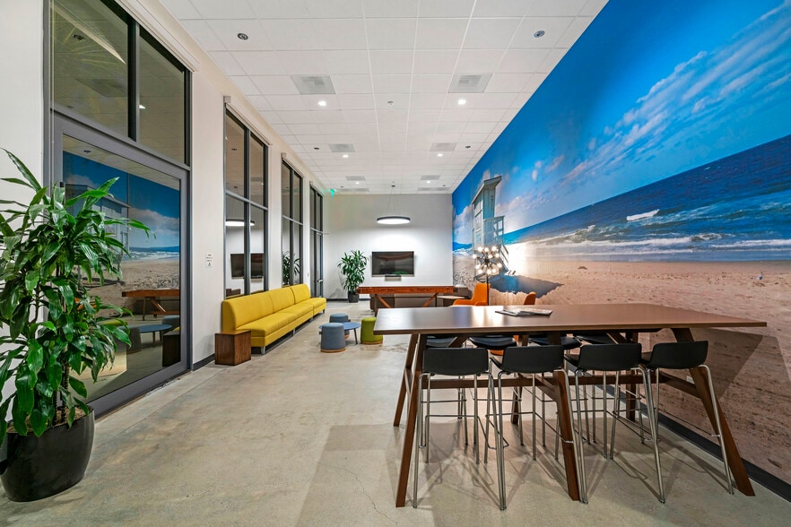 More Photos Of 2375 Northside Dr, San Diego Unknown For Lease