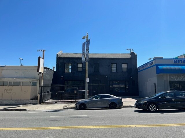 More Photos Of 3712 Beverly Blvd, Los Angeles Office For Lease