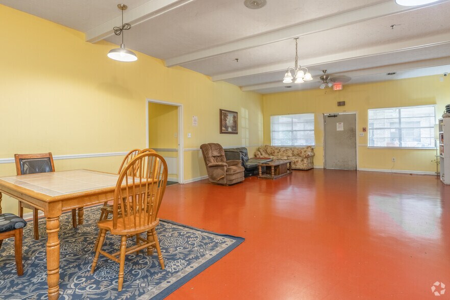 More Photos Of 1612 5th Ave N, Bessemer Medical For Sale